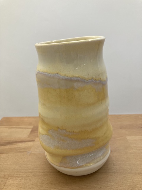 Lot 71 Vanessa Chen @vanessachenceramics	Spring' vase	ceramic 	16cm	reserve £10